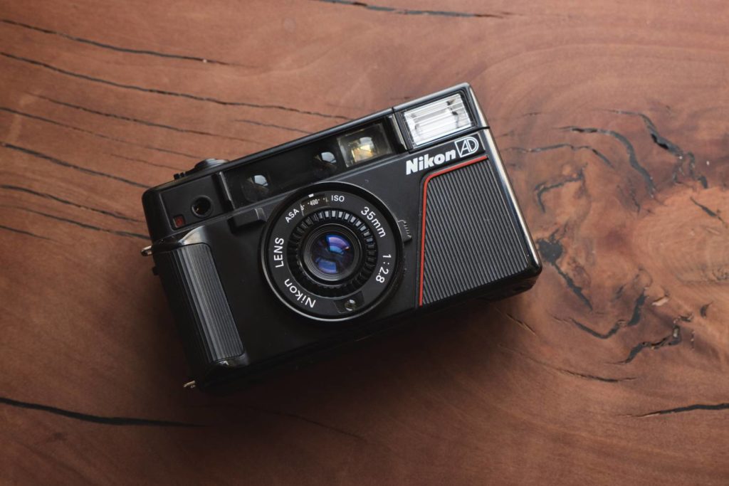 Nikon L35 ADレビュー。“ニコンの本気"が見えるコンパクトフィルムカメラ DRESS CODE.（ドレスコード）